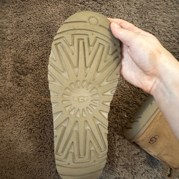 women's uggs - Picture 4 of 6